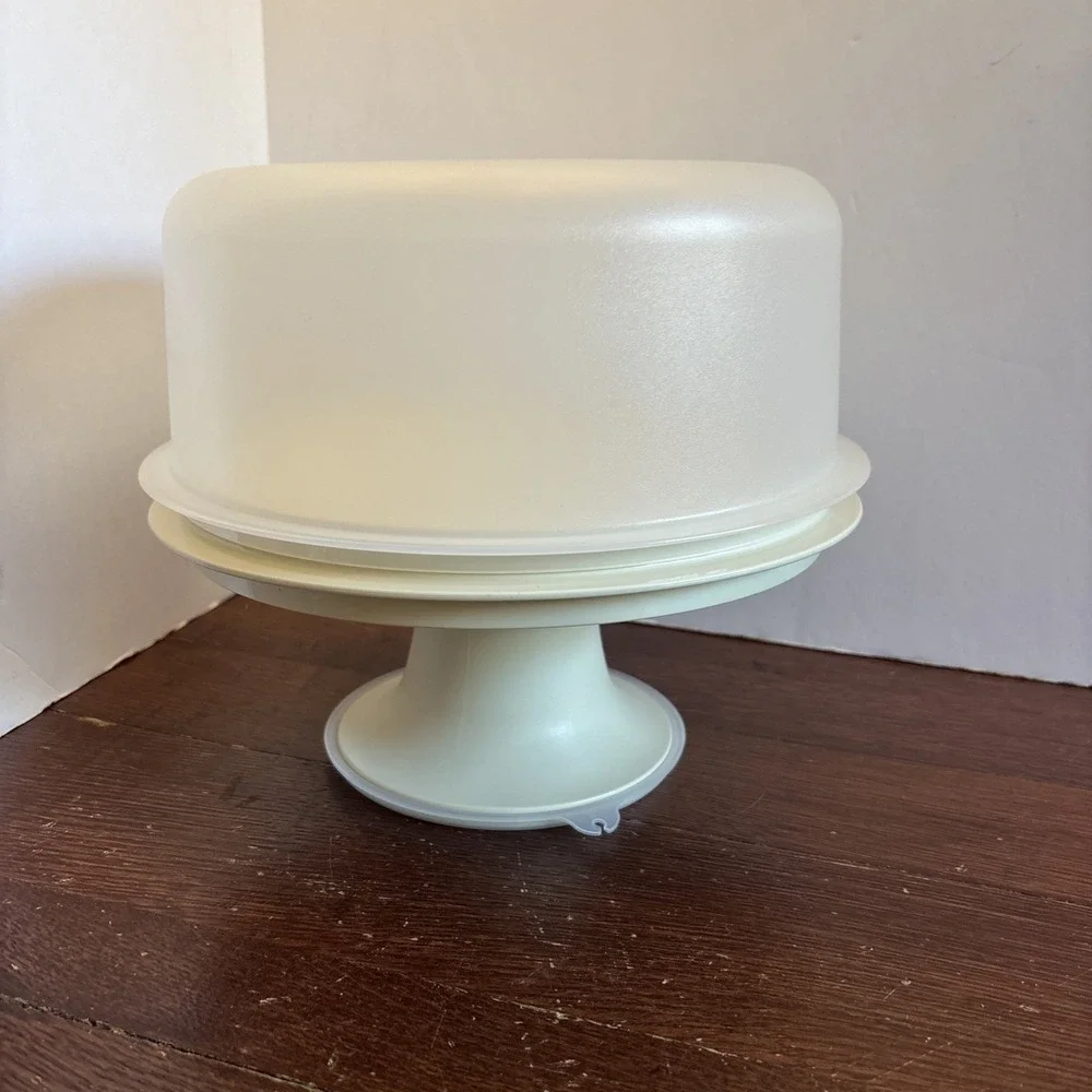 4 pc Round Tupperware Cake Keeper Taker 1710-2, Punch Bowl, 1695-2 ,Veg/ Dip New